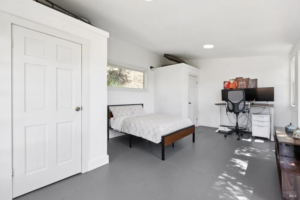 25 Brushwood Lane Greenbrae, CA 94904