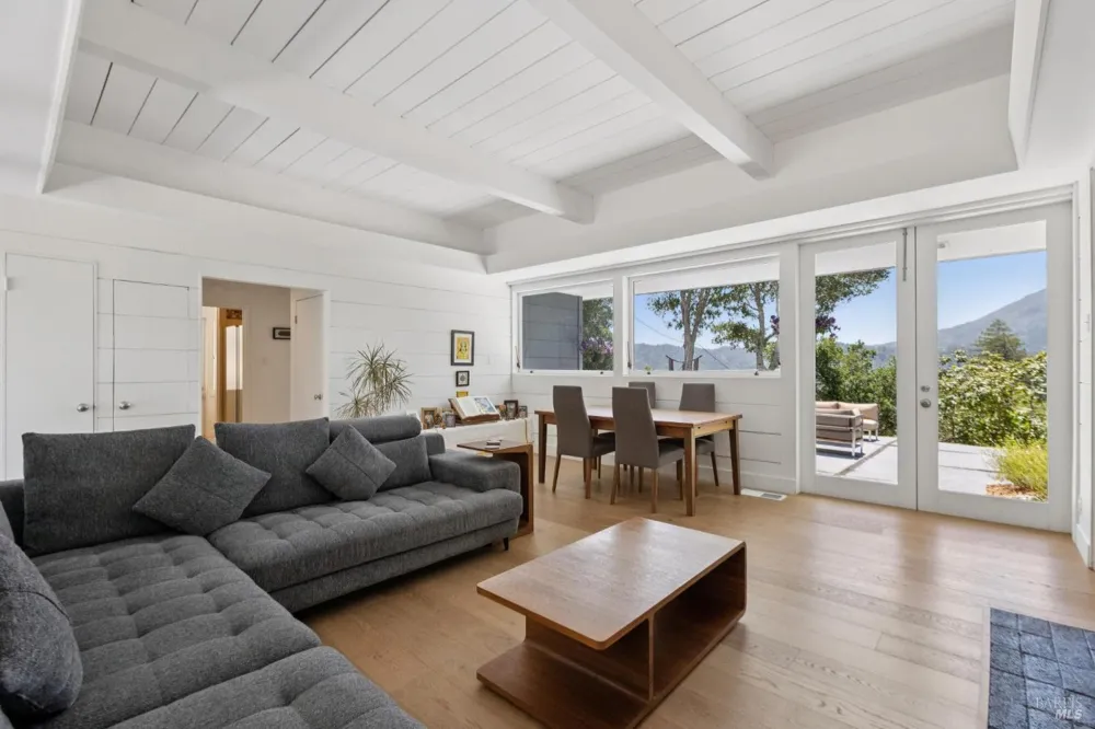 25 Brushwood Lane Greenbrae, CA 94904