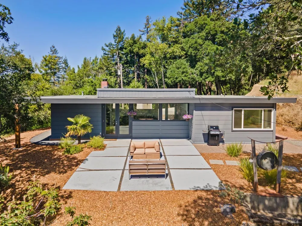 25 Brushwood Lane Greenbrae, CA 94904