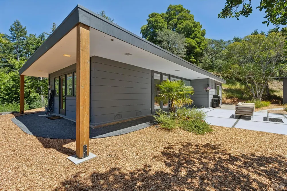 25 Brushwood Lane Greenbrae, CA 94904