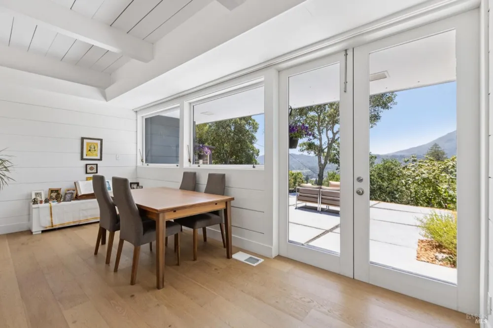 25 Brushwood Lane Greenbrae, CA 94904
