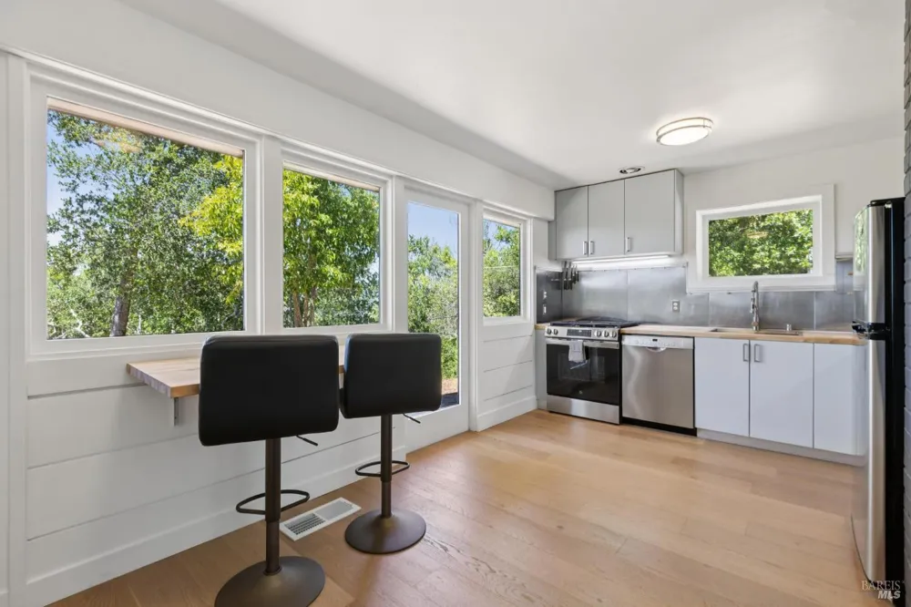 25 Brushwood Lane Greenbrae, CA 94904