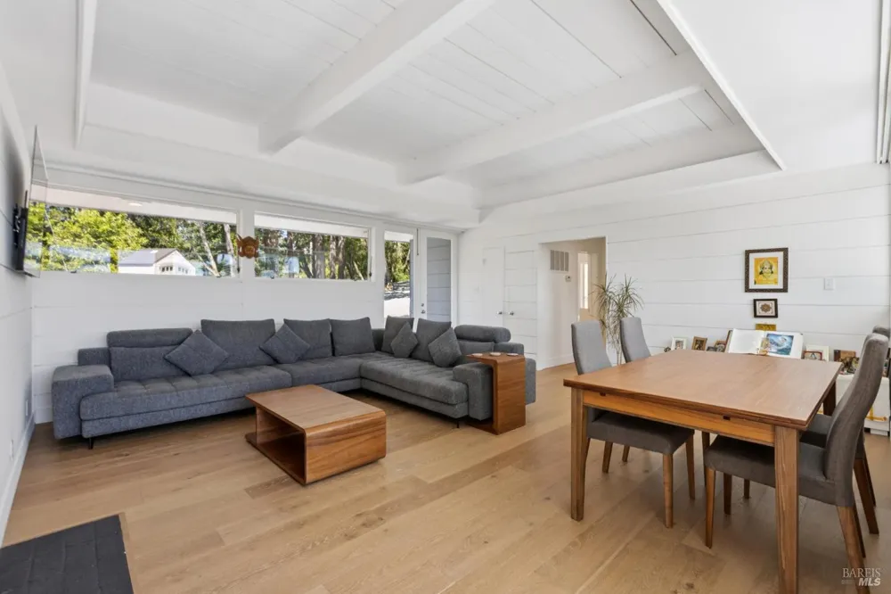25 Brushwood Lane Greenbrae, CA 94904