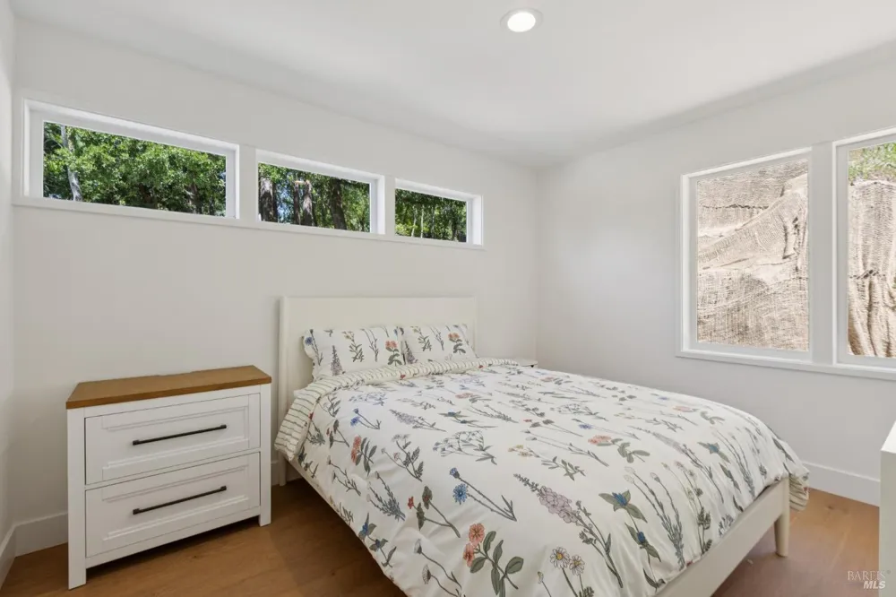 25 Brushwood Lane Greenbrae, CA 94904