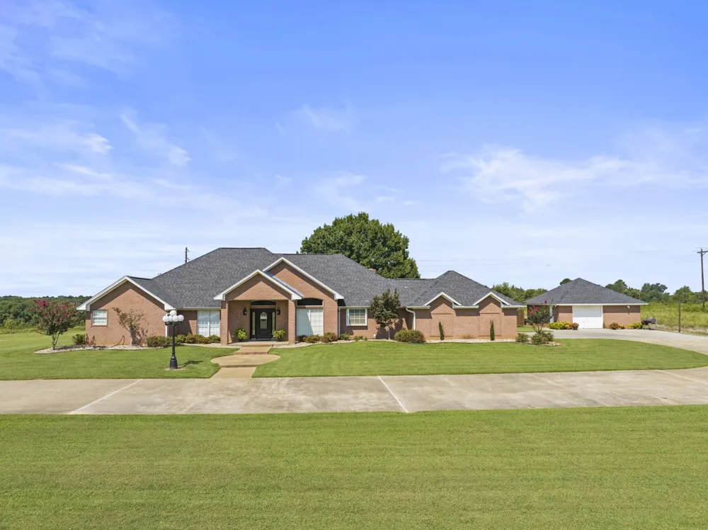 3673 County Road 4550 Mt Pleasant, TX 75455