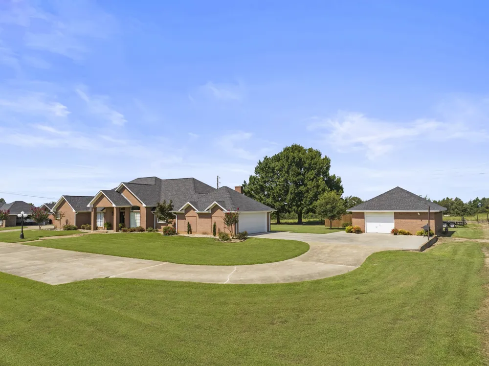 3673 County Road 4550 Mt Pleasant, TX 75455