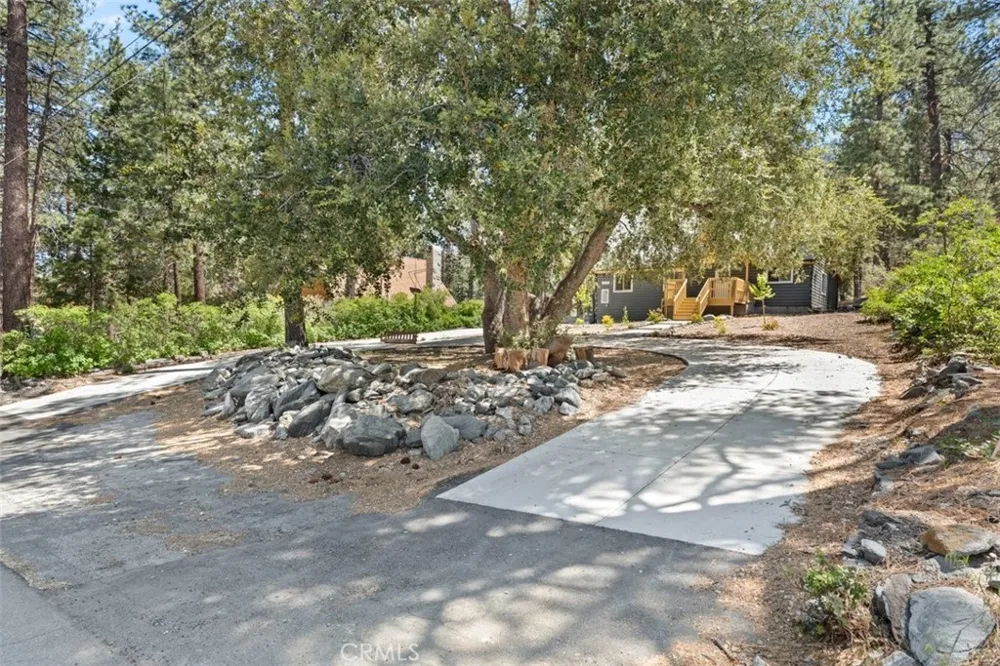 1535 Linnet Wrightwood, CA 92397