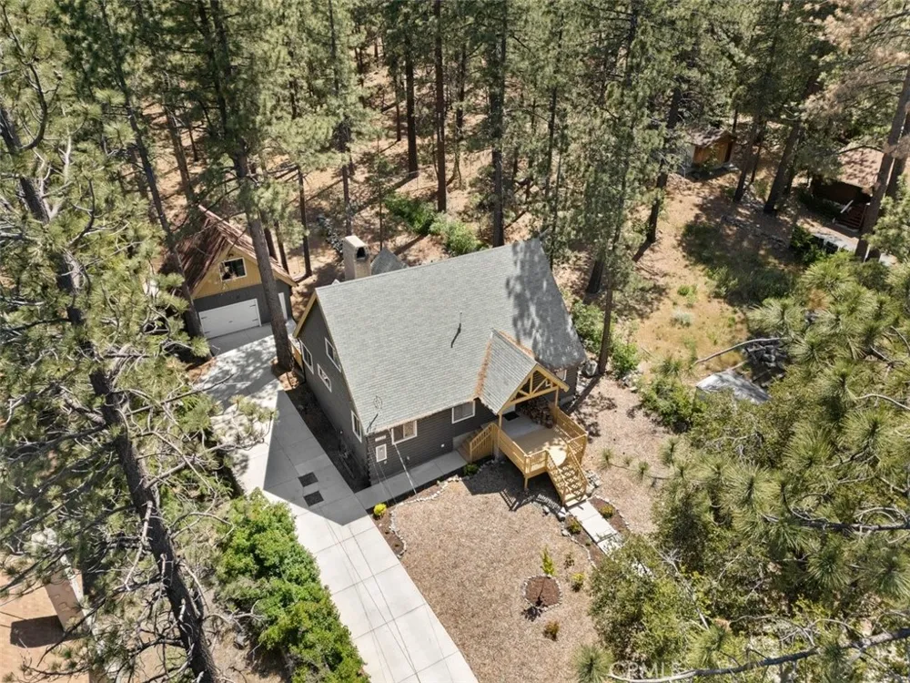 1535 Linnet Wrightwood, CA 92397