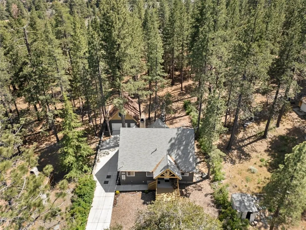 1535 Linnet Wrightwood, CA 92397