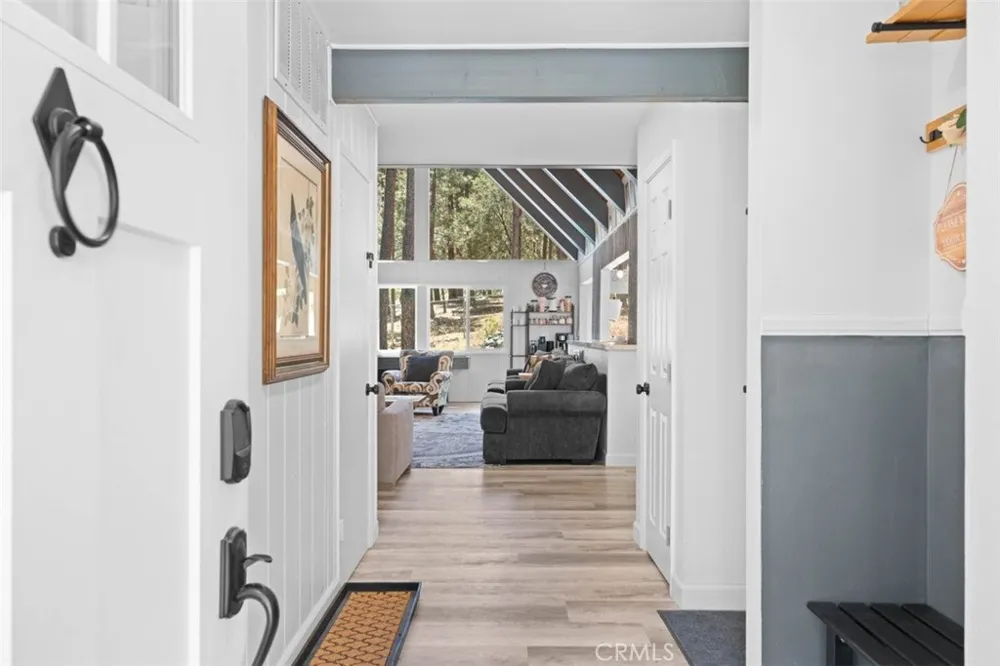 1535 Linnet Wrightwood, CA 92397