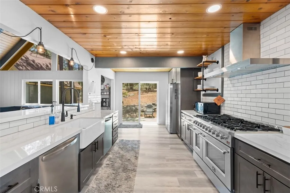 1535 Linnet Wrightwood, CA 92397