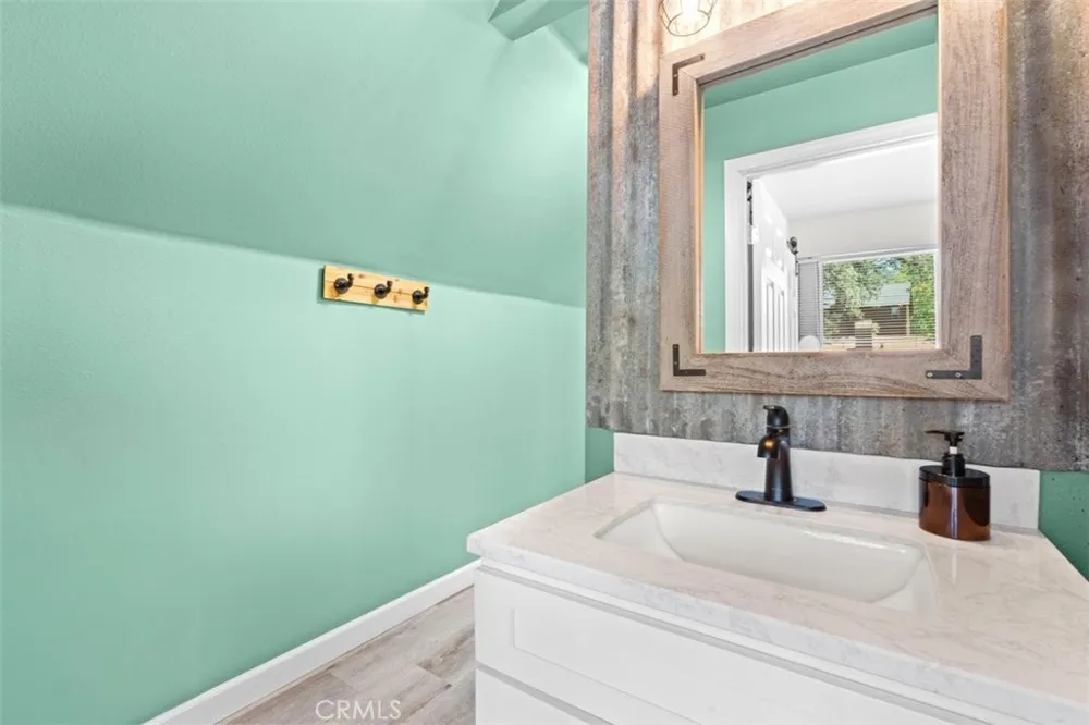 1535 Linnet Wrightwood, CA 92397