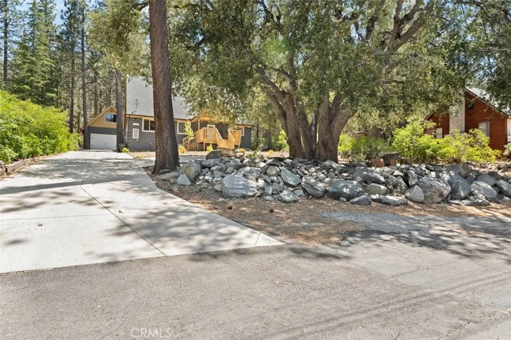 1535 Linnet Wrightwood, CA 92397