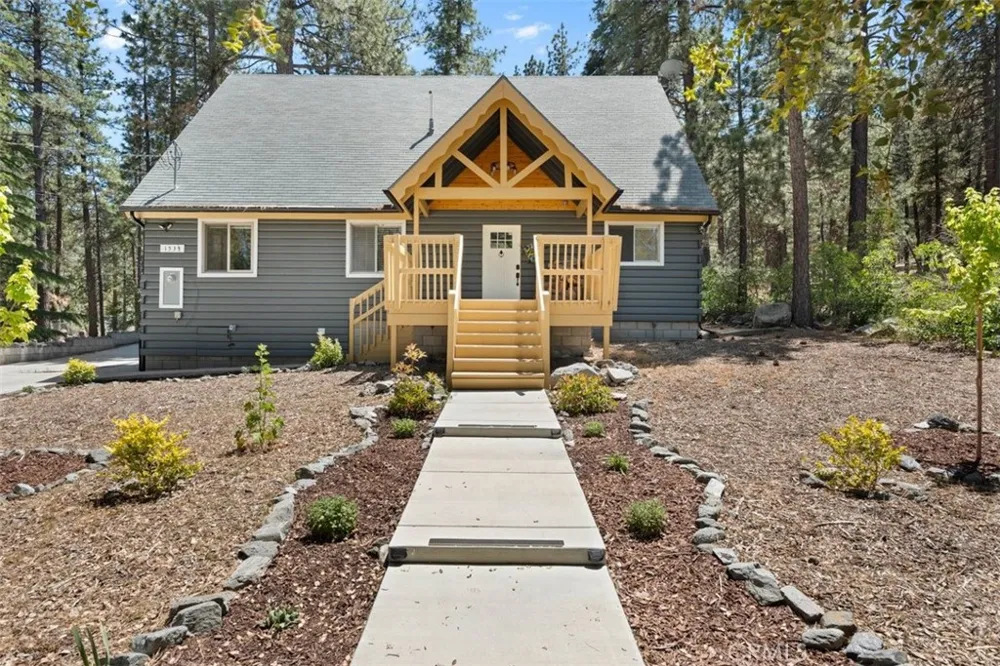 1535 Linnet Wrightwood, CA 92397
