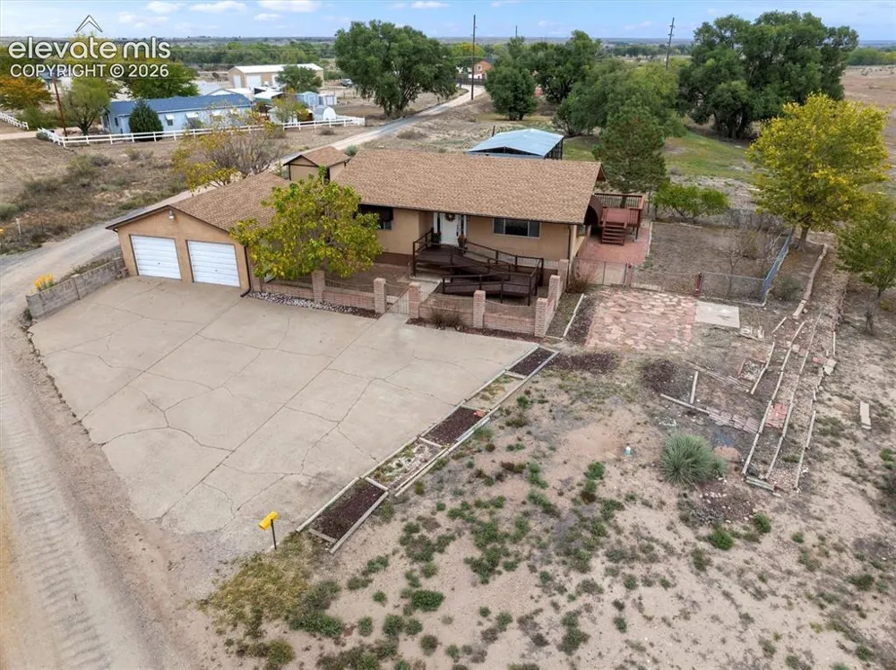 207 Autobee Lane Avondale, CO 81022