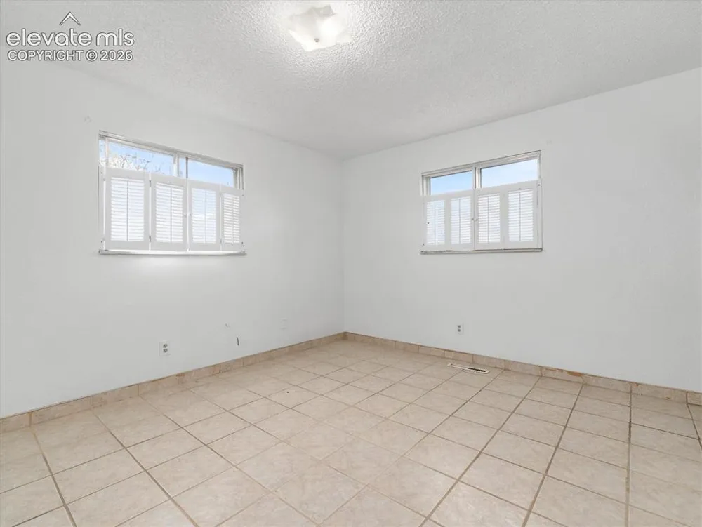 207 Autobee Lane Avondale, CO 81022