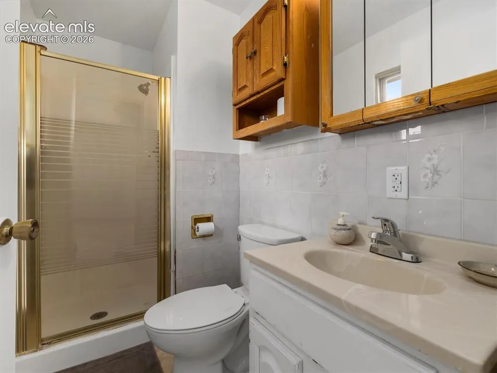 207 Autobee Lane Avondale, CO 81022