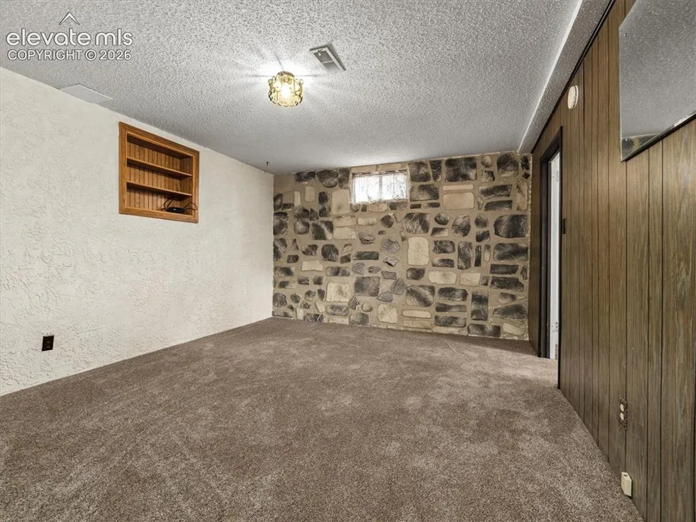 207 Autobee Lane Avondale, CO 81022