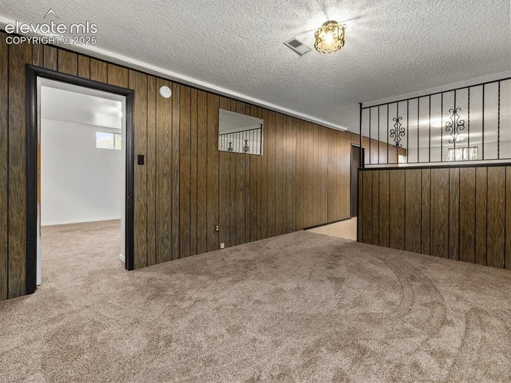 207 Autobee Lane Avondale, CO 81022
