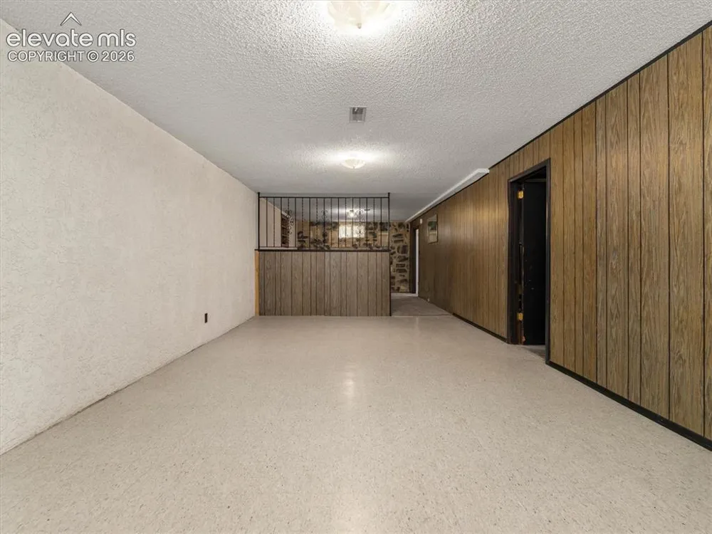 207 Autobee Lane Avondale, CO 81022
