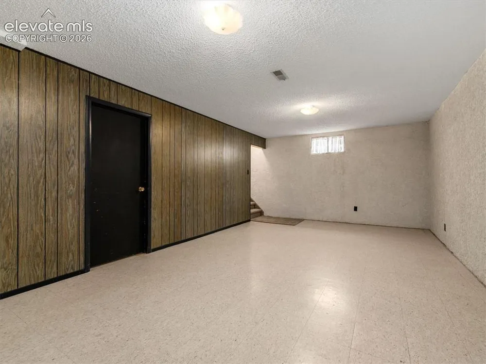 207 Autobee Lane Avondale, CO 81022