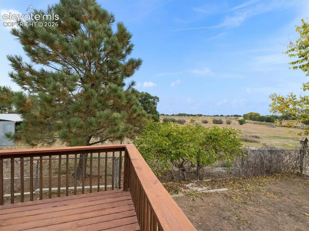 207 Autobee Lane Avondale, CO 81022