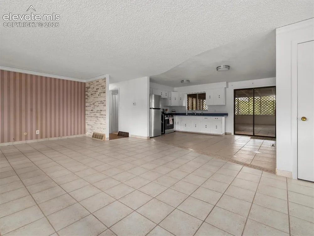 207 Autobee Lane Avondale, CO 81022