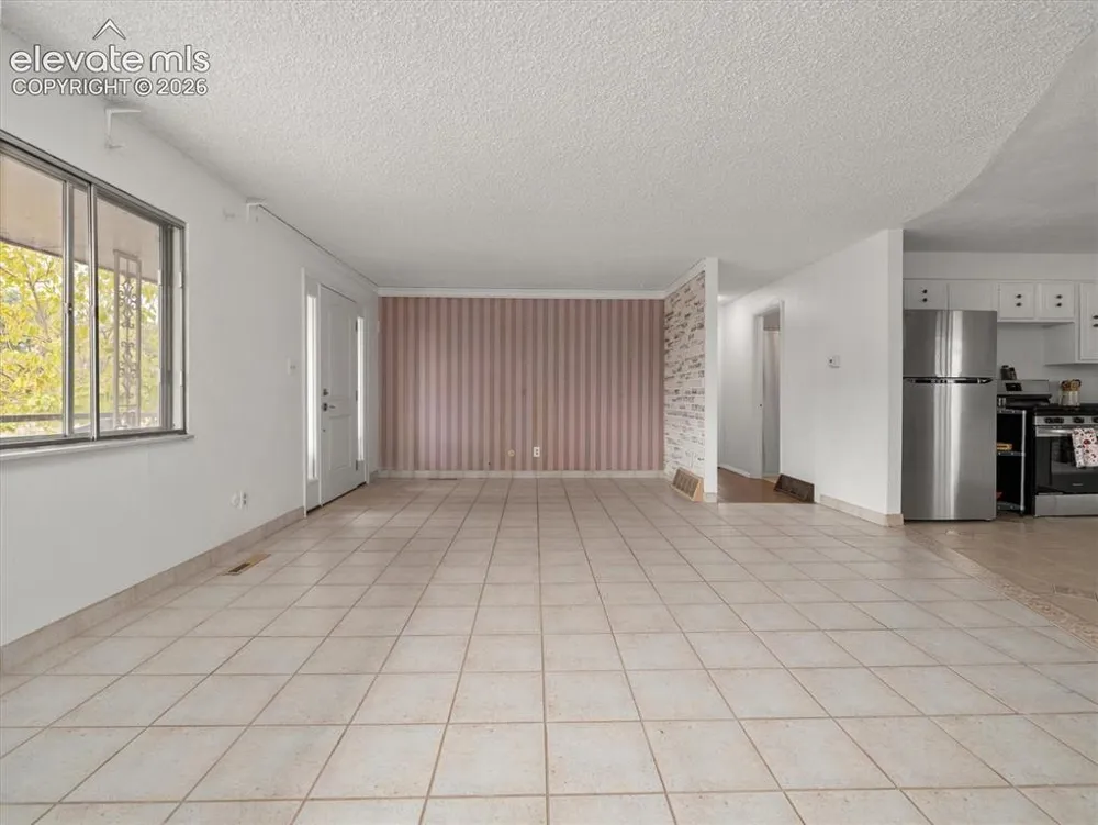 207 Autobee Lane Avondale, CO 81022