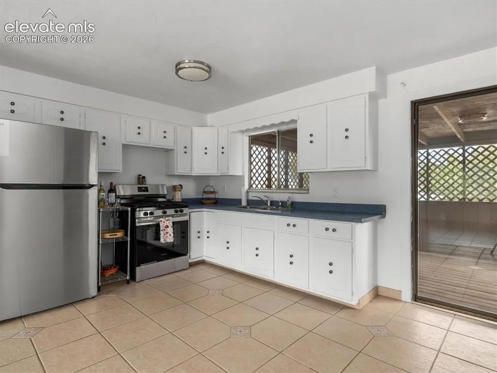 207 Autobee Lane Avondale, CO 81022