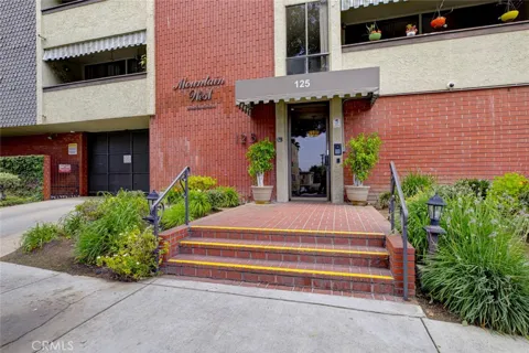 125 W Mountain Street #216