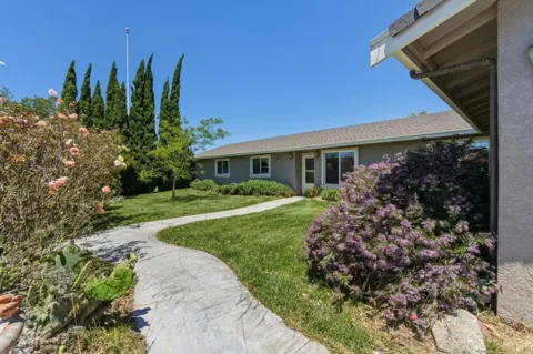 38780 Dinosaur Point Road