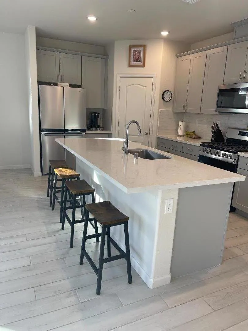 2001 Wildflower Drive Hollister, CA 95023
