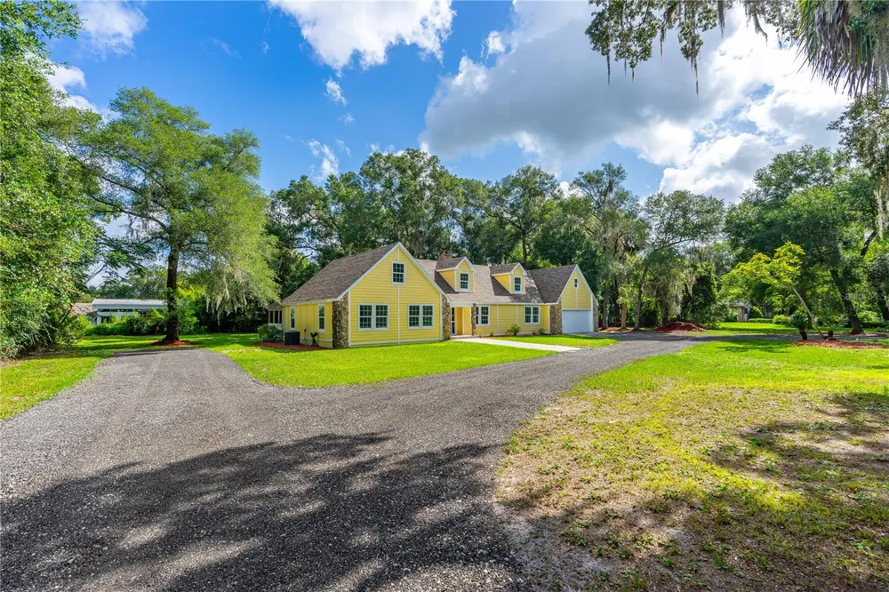 475 E WISCONSIN AVENUE Orange City, FL 32763