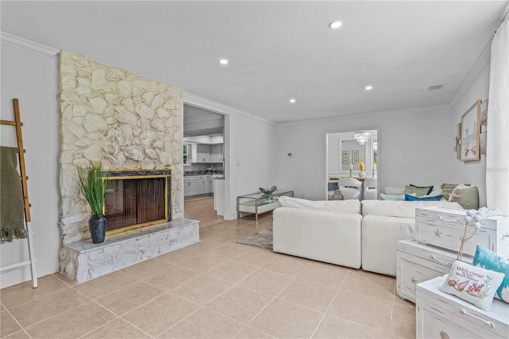 475 E WISCONSIN AVENUE Orange City, FL 32763
