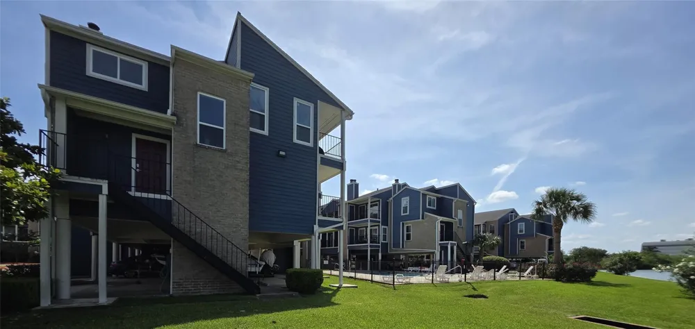 18519 Egret Bay Boulevard #1714 Webster, TX 77058