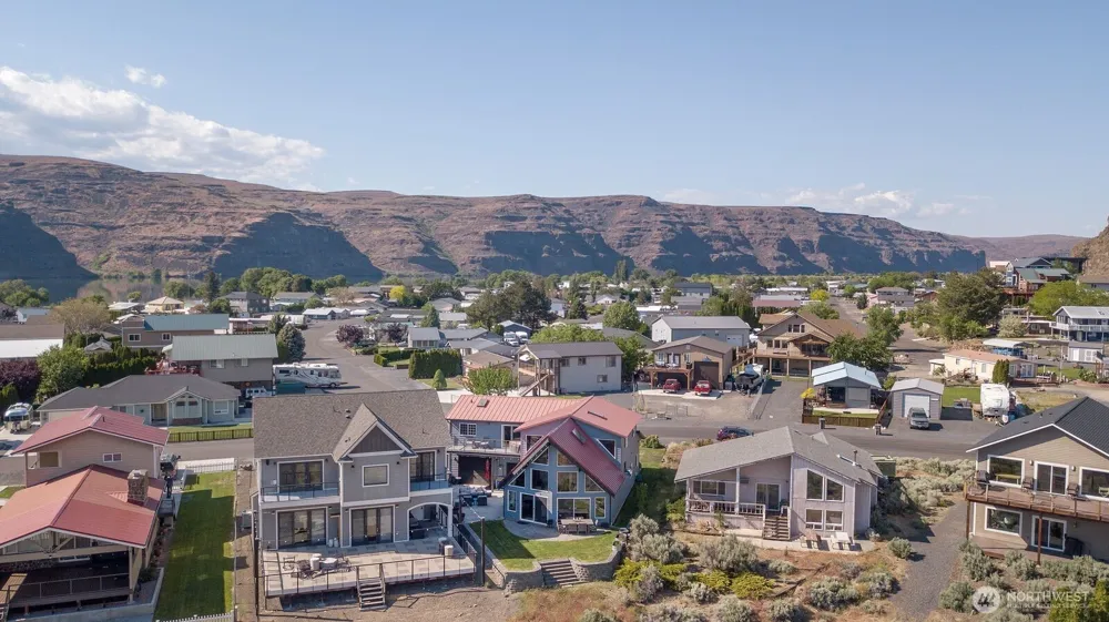 25053 SW Wanapum Street Quincy, WA 98848