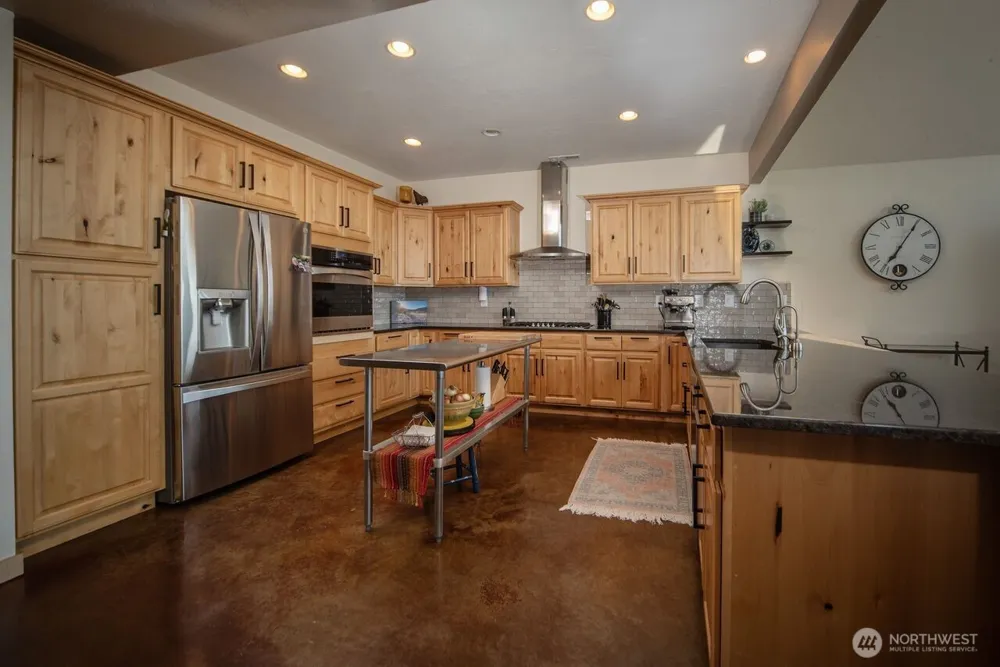 25053 SW Wanapum Street Quincy, WA 98848
