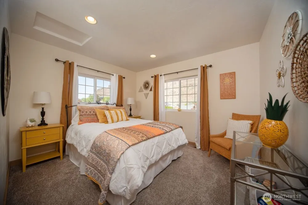 25053 SW Wanapum Street Quincy, WA 98848