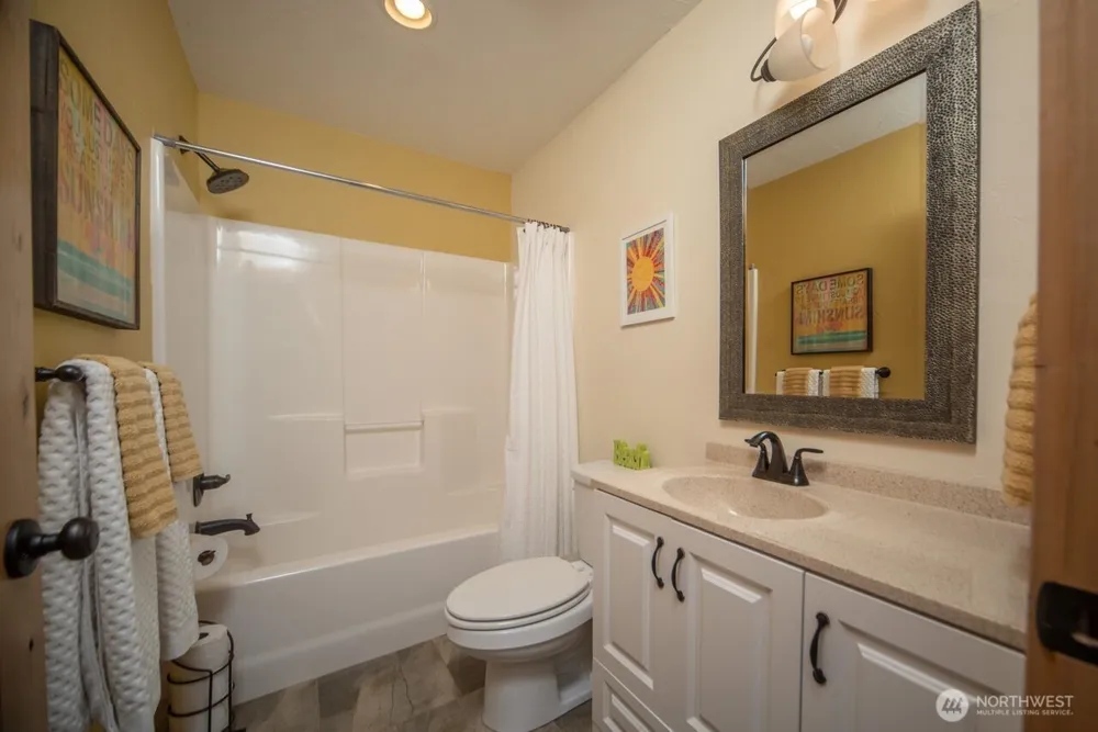 25053 SW Wanapum Street Quincy, WA 98848