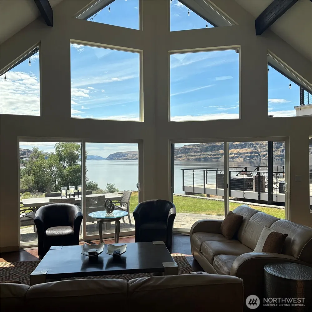 25053 SW Wanapum Street Quincy, WA 98848