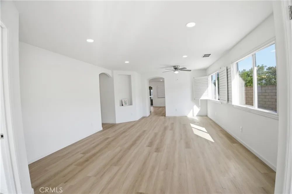 29454 Falling Leaf Lake Elsinore, CA 92530