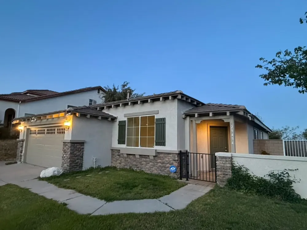 29454 Falling Leaf Lake Elsinore, CA 92530