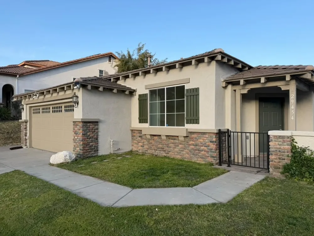 29454 Falling Leaf Lake Elsinore, CA 92530