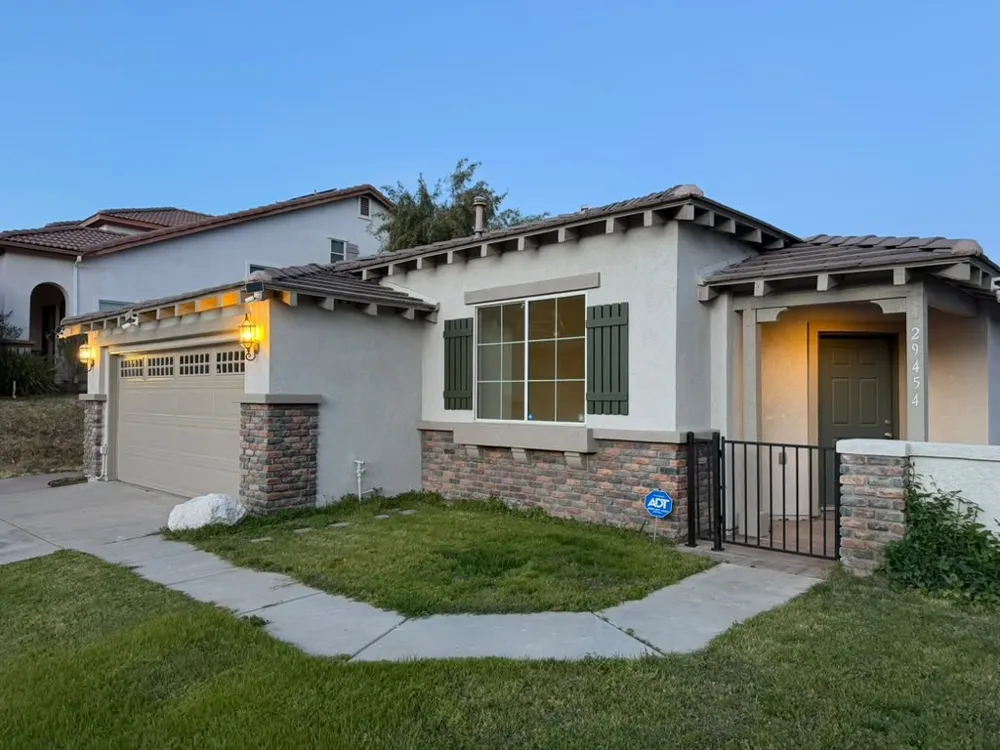 29454 Falling Leaf Lake Elsinore, CA 92530