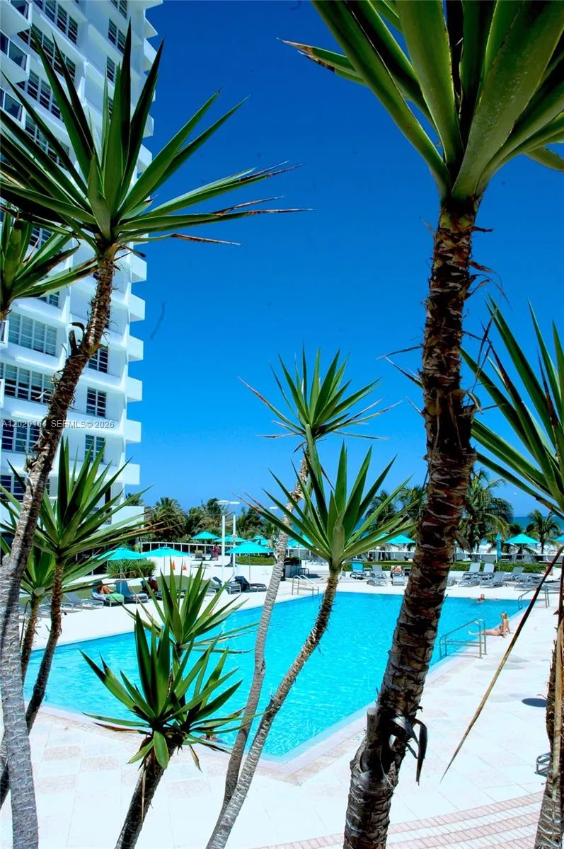 100 Lincoln Rd #303 Miami Beach, FL 33139
