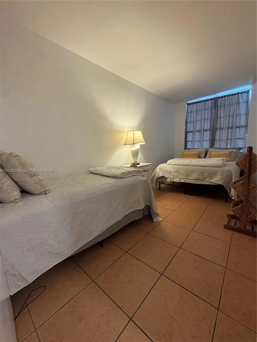 100 Lincoln Rd #303 Miami Beach, FL 33139