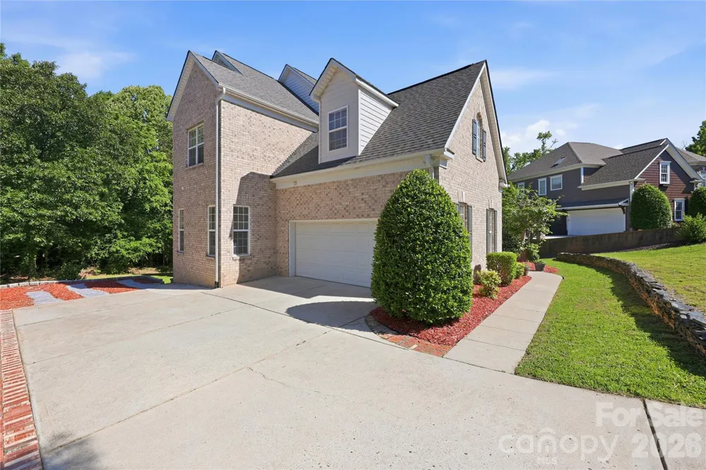 4206 Barons Court Harrisburg, NC 28075
