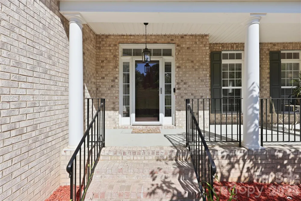 4206 Barons Court Harrisburg, NC 28075