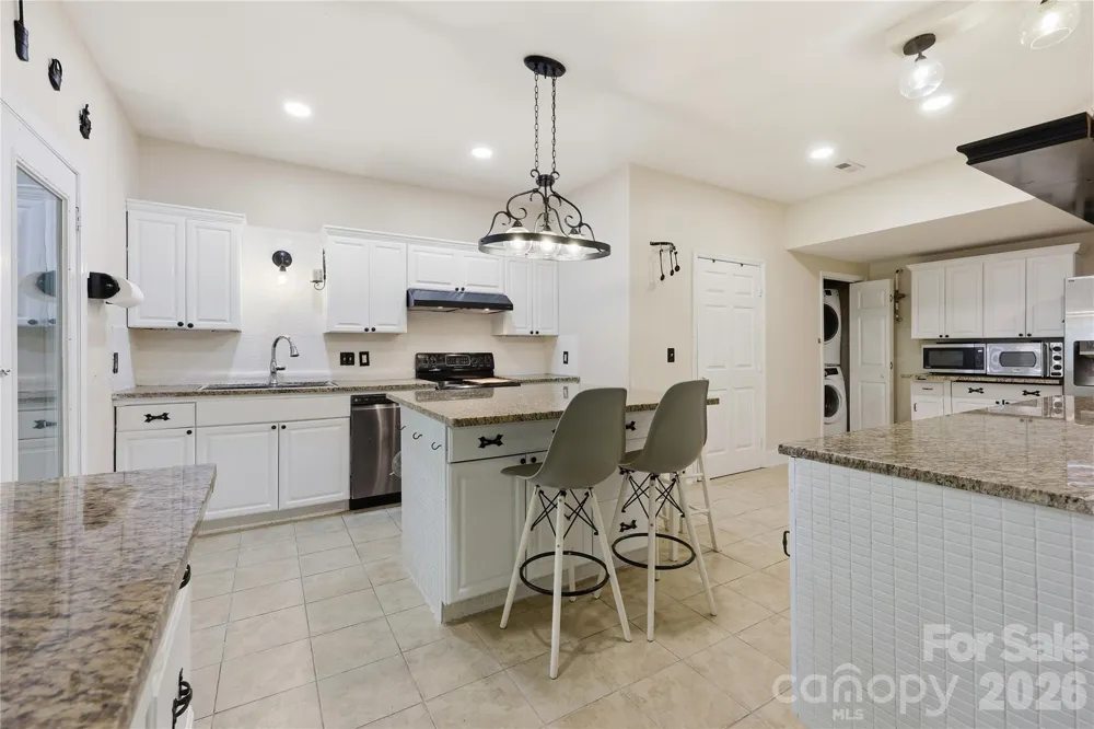 4206 Barons Court Harrisburg, NC 28075