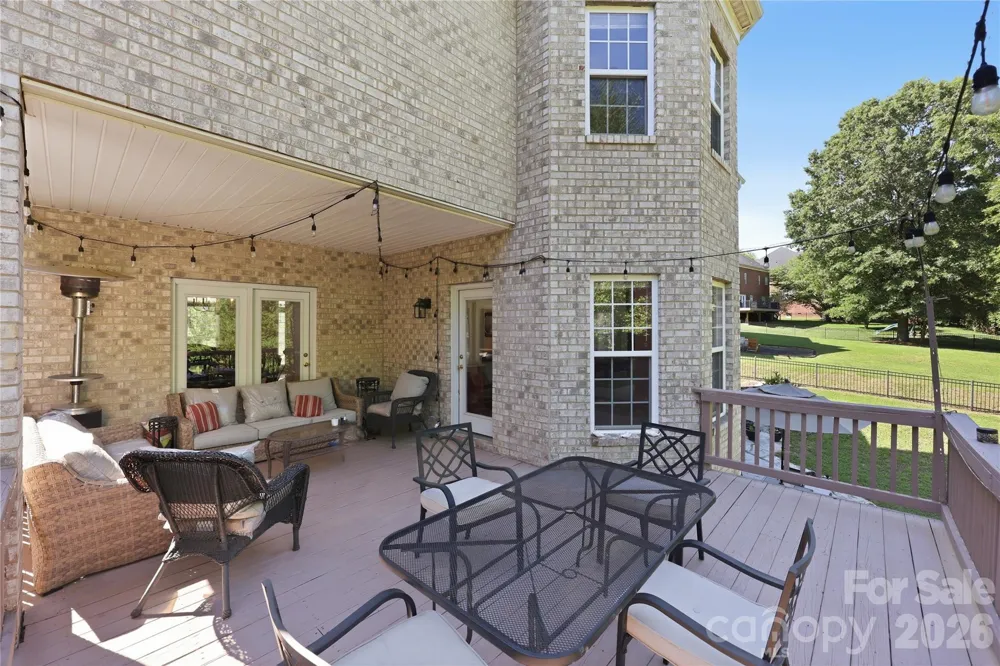 4206 Barons Court Harrisburg, NC 28075
